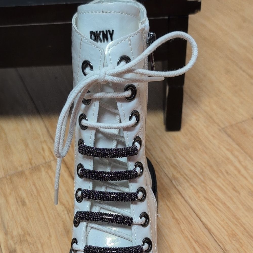 DKNY Malaya White Iridescent Fashion Lace-Up Combat Boots Side Zipper Size 7.5M - Picture 7 of 8